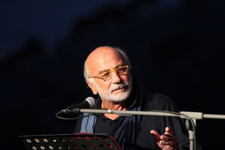 - RIPRODUZIONE RISERVATA
