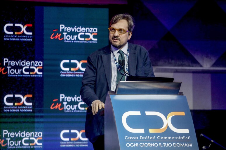 - RIPRODUZIONE RISERVATA