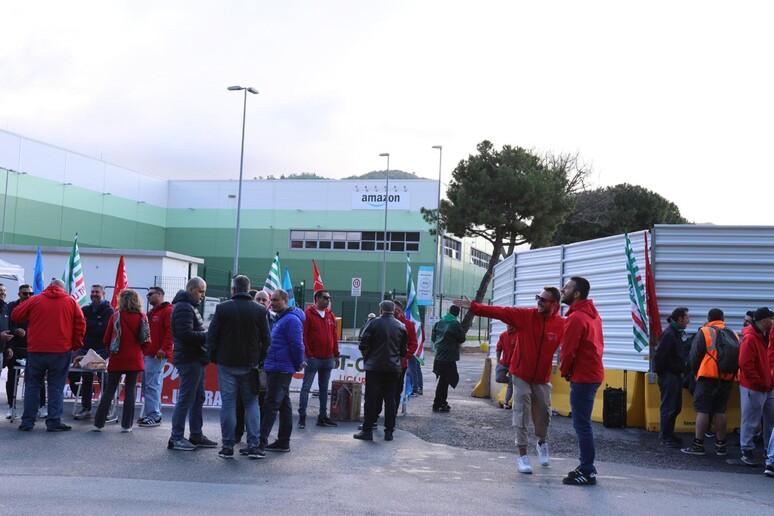 - RIPRODUZIONE RISERVATA