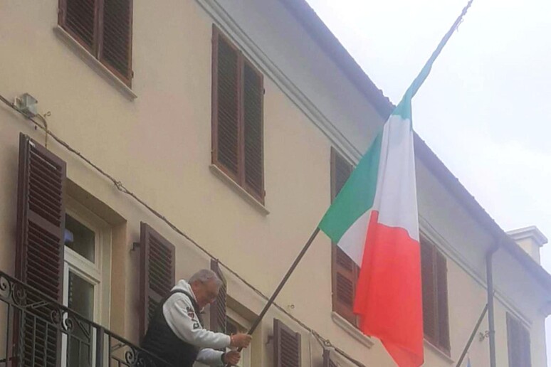 - RIPRODUZIONE RISERVATA