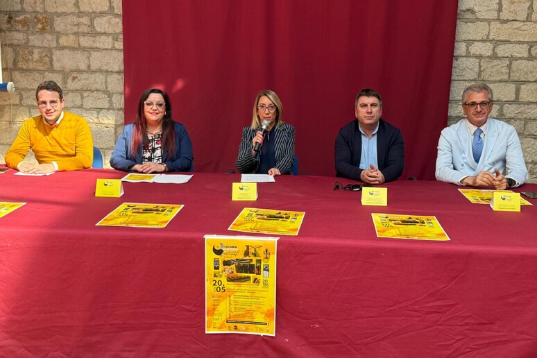 - RIPRODUZIONE RISERVATA