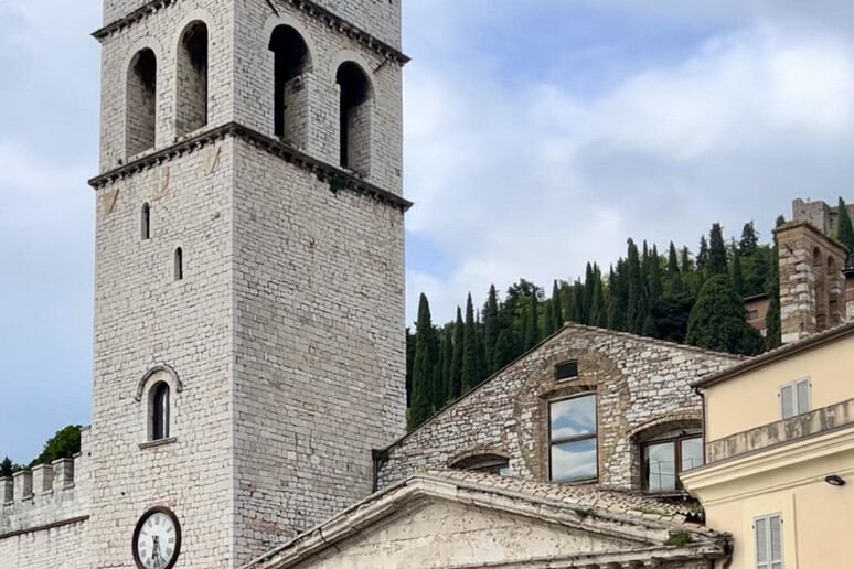 - RIPRODUZIONE RISERVATA