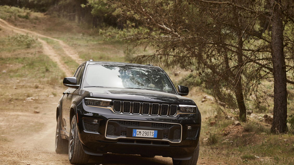 Nuova Jeep Grand Cherokee - RIPRODUZIONE RISERVATA