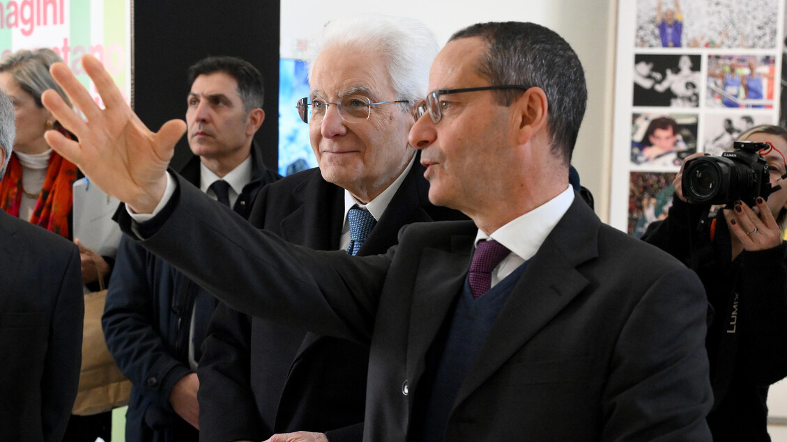 Il presidente della Repubblica Sergio Mattarella e il direttore dell'ANSA Luigi Contu