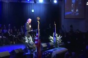 Funerale agente ucciso, poliziotti contestano de Blasio