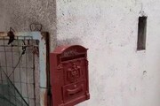 Donna uccisa a botte in casa a Osimo: le immagini del casolare della tragedia