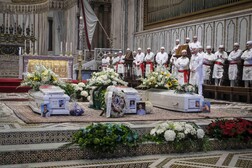 Folla ai funerali dei tre ragazzi uccisi a Monreale