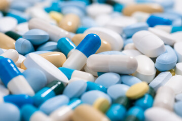 Aifa, consumo di antibiotici in Italia aumenta del 6,4% nel 2023 