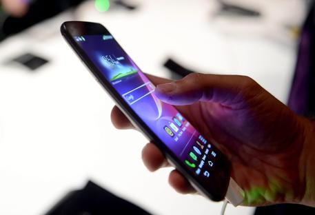 Apple e Google insieme per tracciamento contagio © EPA
