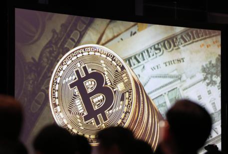 Bitcoin, crescono anche in Italia i virus per il 'mining' © EPA