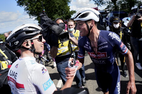 Mathieu Van Der Poel (d) e Tadej Pogacar, archivio