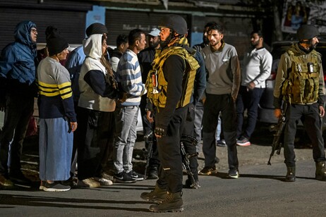 COMMANDO ATTACCA TURISTI NEL KASHMIR, VERIFICHE SU VITTIMA ITALIANA