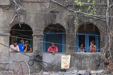India: incendio in un hotel di Calcutta, almeno 15 morti