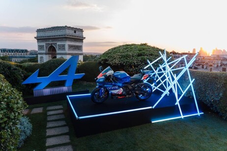 Alpine celebra i suoi 70 anni anche sulle piste del MotoGP