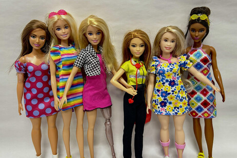 Barbie cambia stile, al posto tacchi alti scarpe più confortevoli