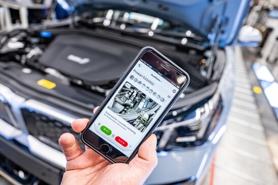 Bmw, intelligenza artificiale per l'impianto di Regensburg