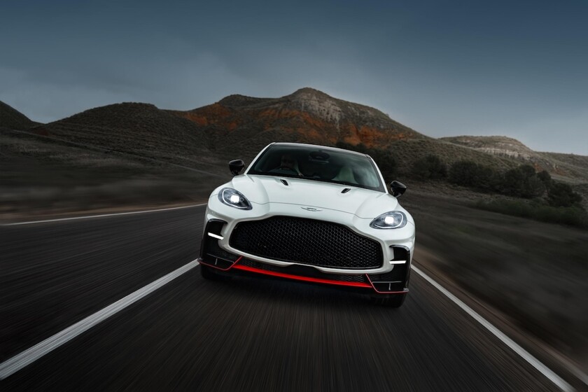 Aston Martin DBX S, il lato sportivo del Suv