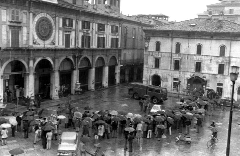 Strage Piazza della Loggia: Tramonte, credo in assoluzione [ARCHIVE MATERIAL 19980415 ]