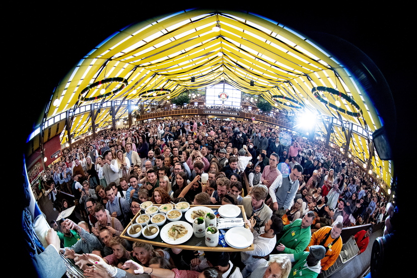 187th Oktoberfest in Munich - RIPRODUZIONE RISERVATA