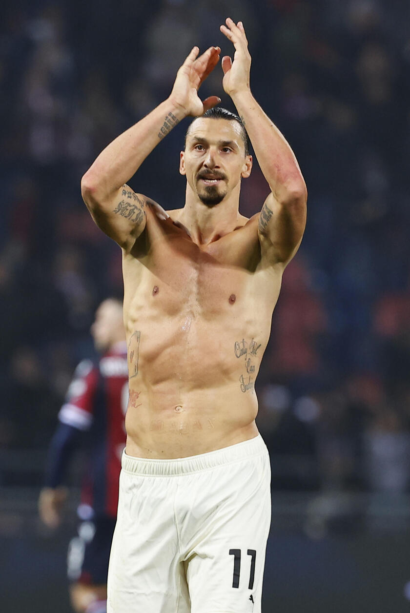 Ibra annuncia addio al calcio, spente le luci a S.Siro / SPECIALE