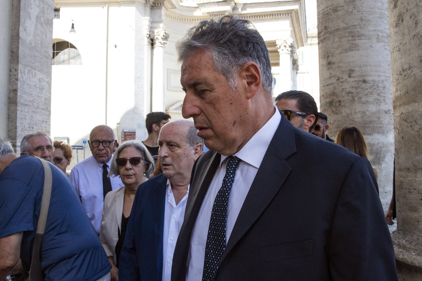 Funerali di Andrea Purgatori alla Chiesa degli artisti a Piazza del Popolo - RIPRODUZIONE RISERVATA