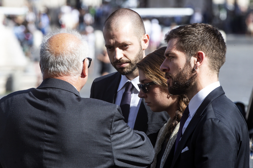 Funerali di Andrea Purgatori alla Chiesa degli artisti a Piazza del Popolo - RIPRODUZIONE RISERVATA