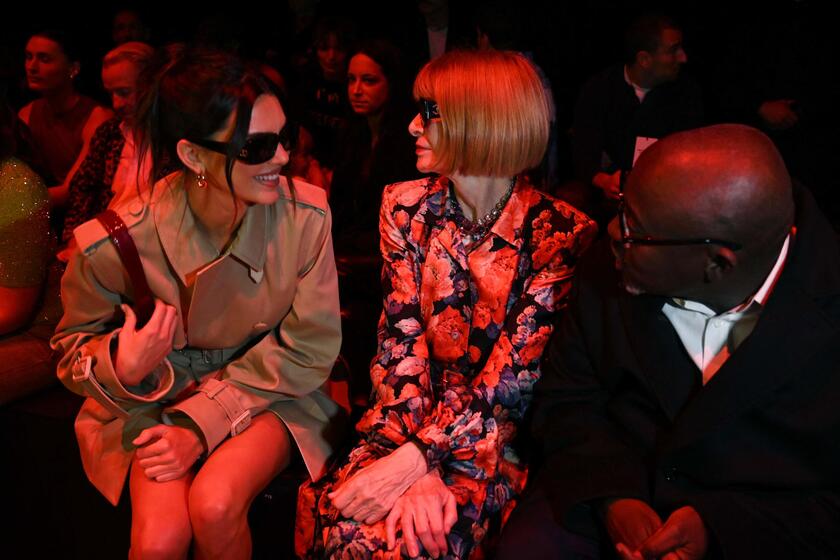 &gt;&gt;&gt;ANSA/De Sarno apre una pagina  'rosso ancora ' per Gucci © ANSA/AFP