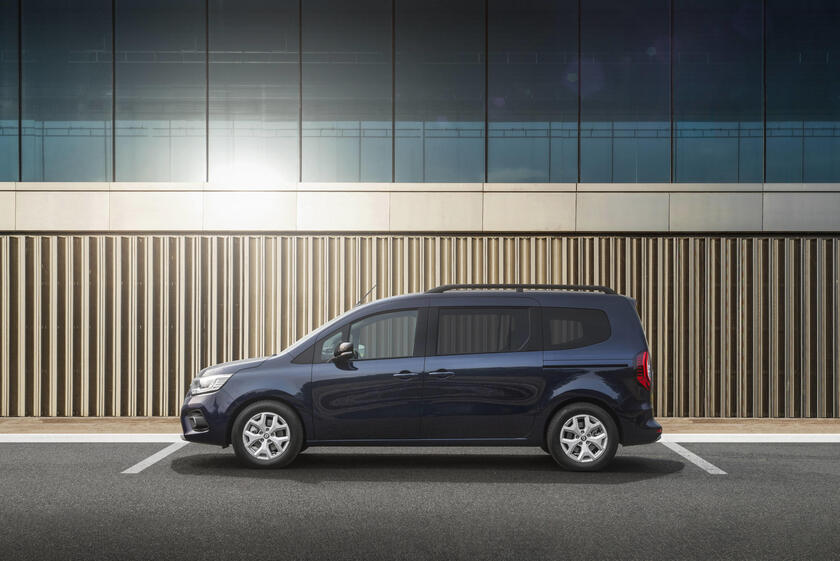 Renault Grand Kangoo - RIPRODUZIONE RISERVATA