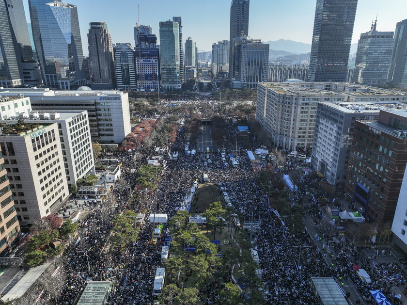 Protest calls for impeachment of South Korean President Yoon