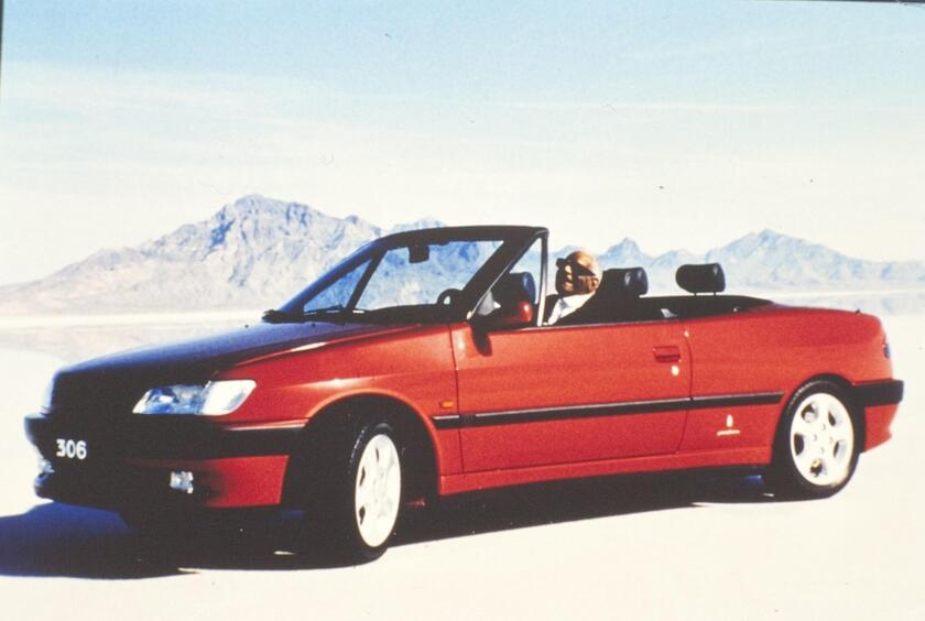 Peugeot 306 Cabriolet, oltre 30 anni di eleganza