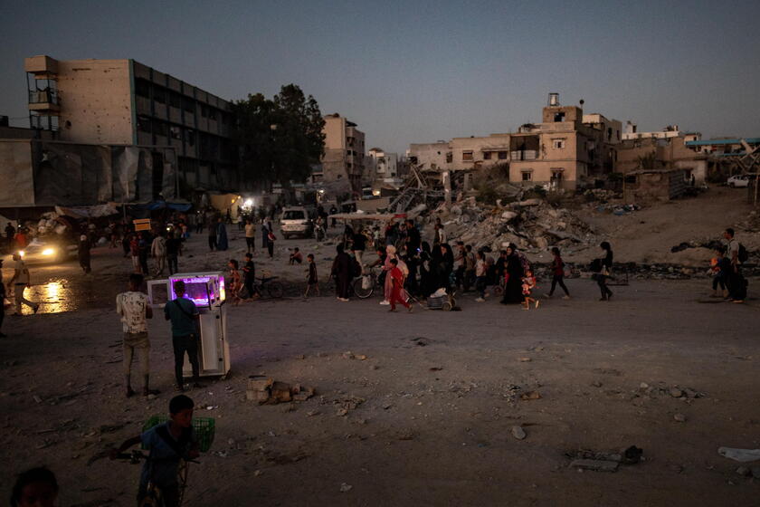 Palestinians flee Khan Yunis after evacuation order issued by the Israeli army