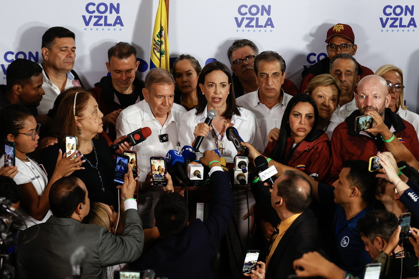 Venezuelan opposition leaders make statements following election in Caracas