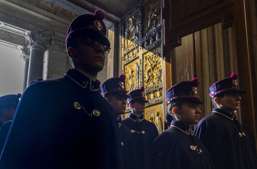 Giubileo:al via quello delle Forze Armate,militari a Porta Santa