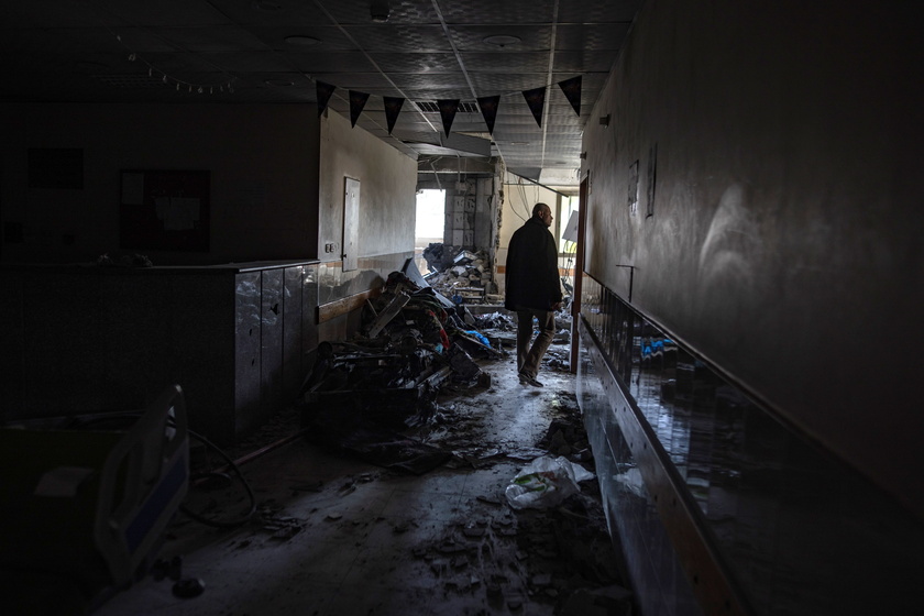 Israeli army strikes Nasser Hospital in Khan Yunis