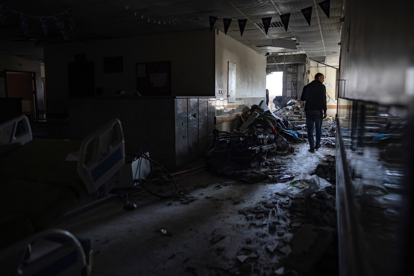 Israeli army strikes Nasser Hospital in Khan Yunis