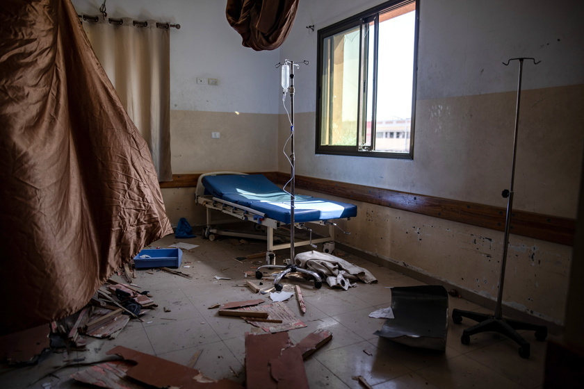 Israeli army strikes Nasser Hospital in Khan Yunis