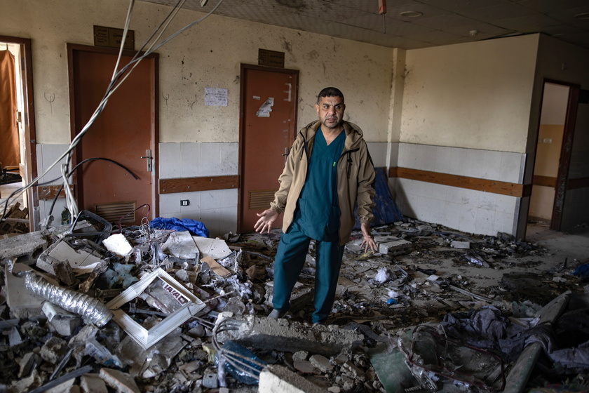 Israeli army strikes Nasser Hospital in Khan Yunis