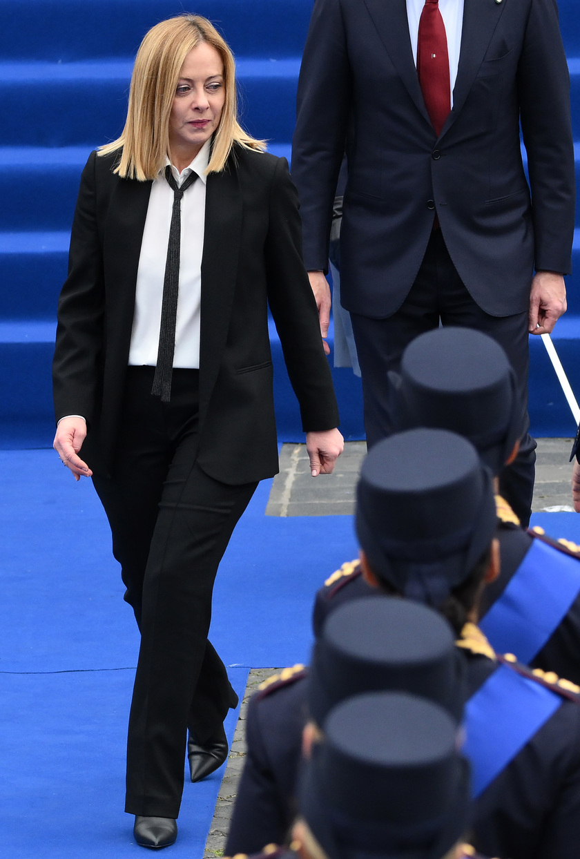 Meloni alla cerimonia per l'anniversario della Polizia