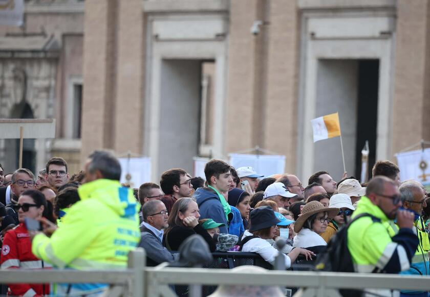 Funerale Papa Francesco, attesa in piazza San Pietro