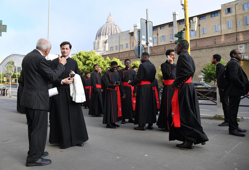 Funerale Papa Francesco, arrivo fedeli