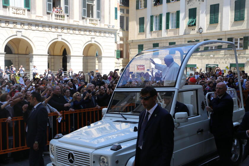 Papa Francesco in visita a Genova nel 2017