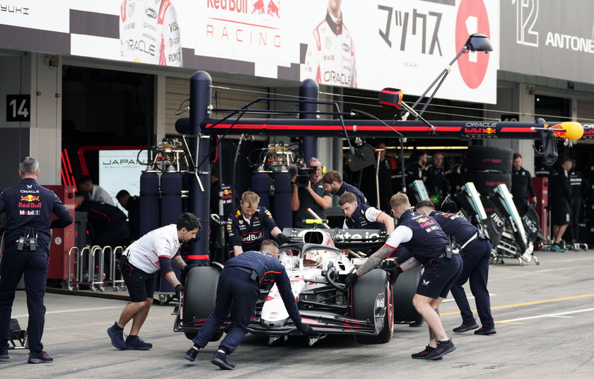 Formula One Japanese Grand Prix - Practice and Qualifying 
