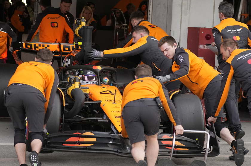 Formula One Japanese Grand Prix - Practice and Qualifying 