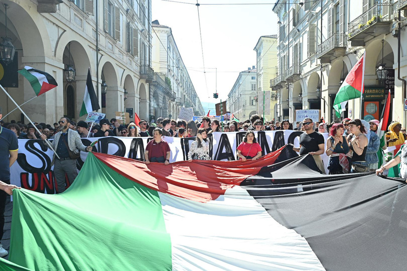Primo Maggio, corteo a Torino partito da piazza Vittorio
