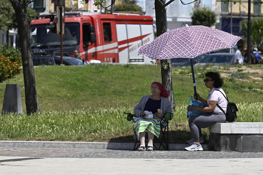 Terremoto di magnitudo 4.4 ai Campi Flegrei, gente in strada