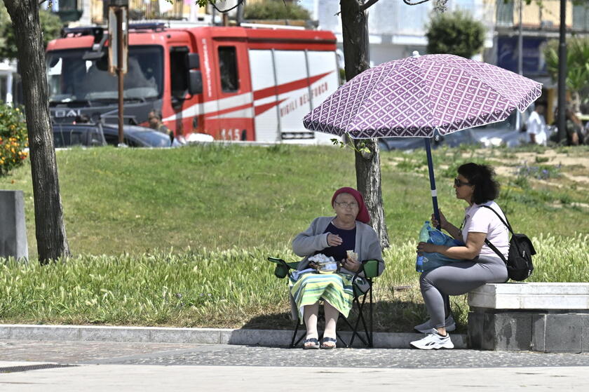 Terremoto di magnitudo 4.4 ai Campi Flegrei, gente in strada