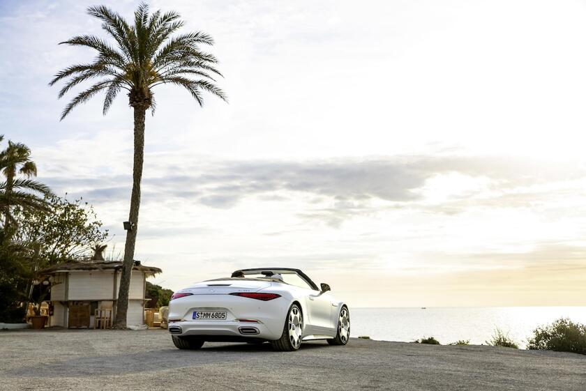 Nuova Mercedes-Maybach SL 680 Monogram Series