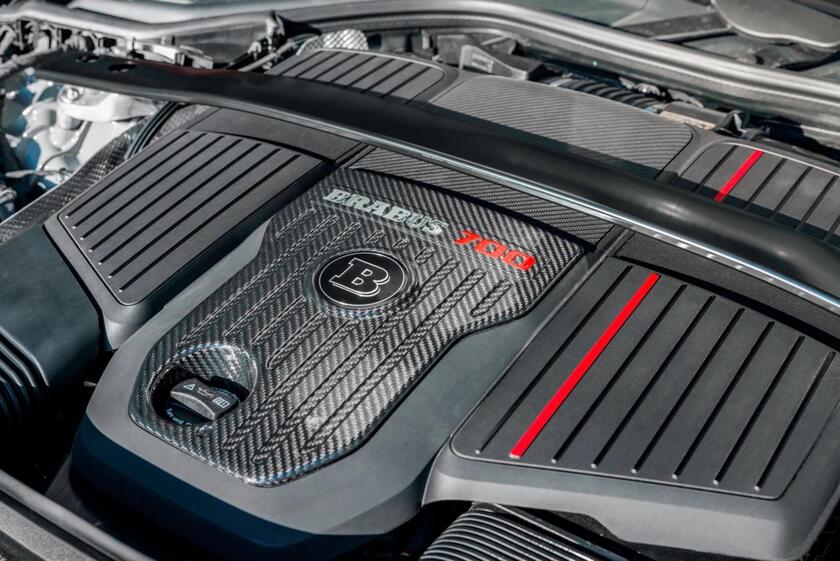 Mercedes-AMG E 53 Hybrid 4Matic+, più potente con Brabus