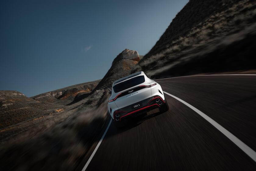 Aston Martin DBX S, il lato sportivo del Suv