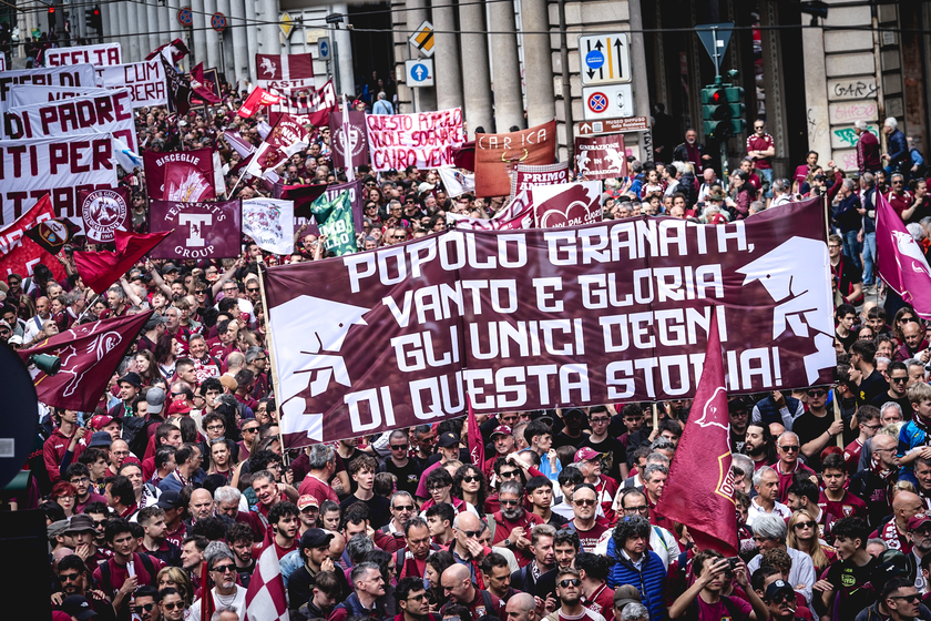 A Torino oltre 20mila in corteo nel 76/o anniversario della tragedia di Superga